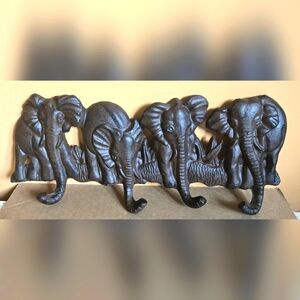 Elephant NWOT Cast Iron 4-Hook Wall Decor